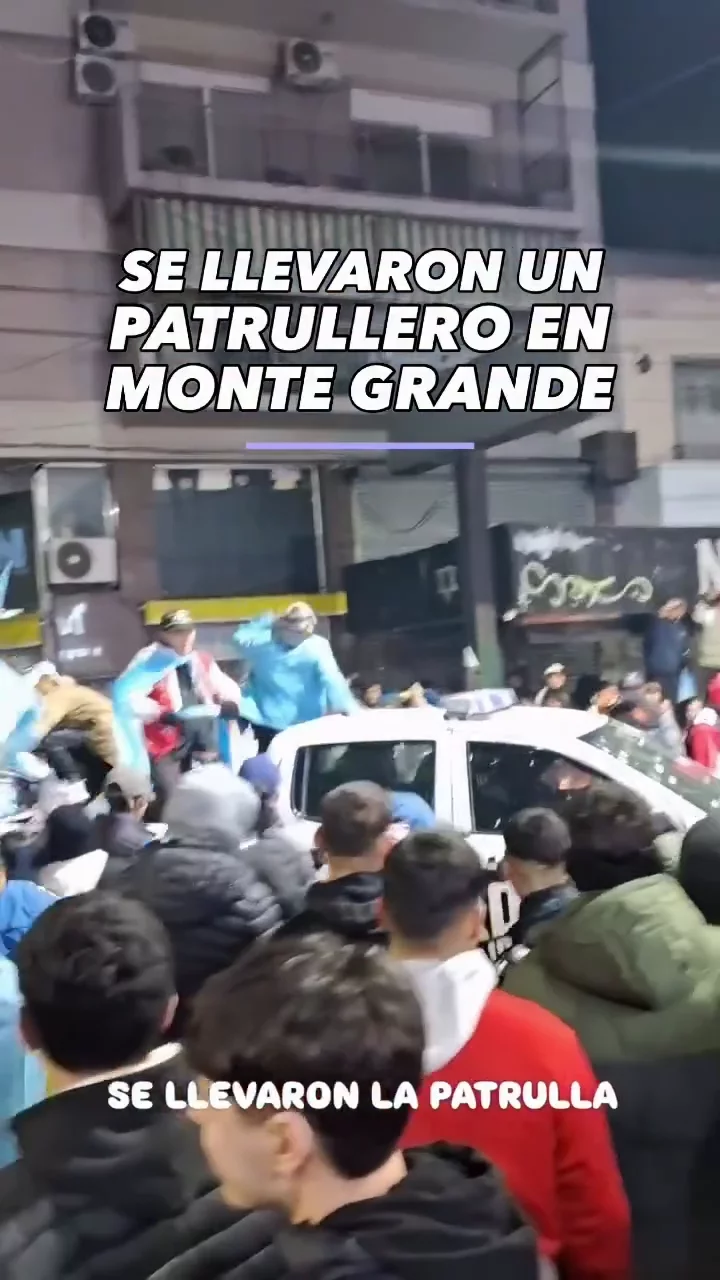 🚨 Disturbios durante los festejos por la clasificación de Argentina en Monte Grande__En medio de la celebración en la Plaza Mitre_ un grupo de jóvenes(