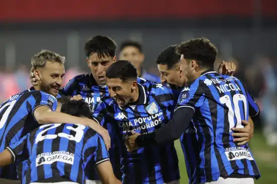 550x367_festejo-jugadores-atletico-celebran-uno-goles-goleada-40-sobre-independiente-octavos-final-copa-argentina-1154081-153037