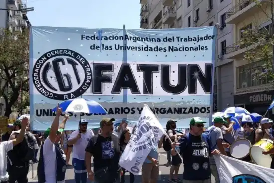 550x367_federacion-argentina-trabajador-universidades-nacionales-fatun-realizara-esta-semana-novena-medida-fuerza-ano-1151541-211529