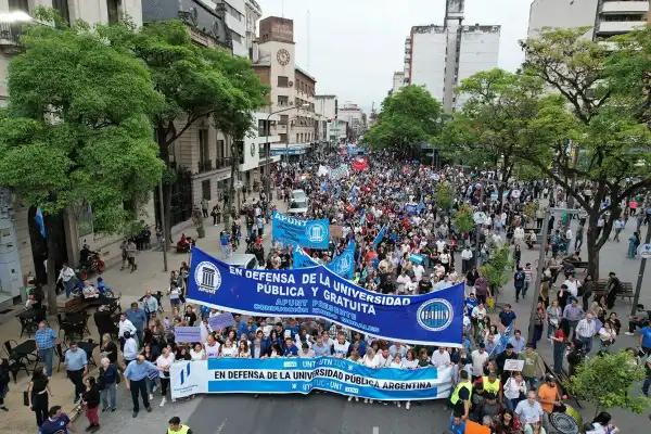 600x400_marcha-federal-universitaria-docentes-estudiantes-trabajadores-unt-marcharan-este-jueves-1157743-143251