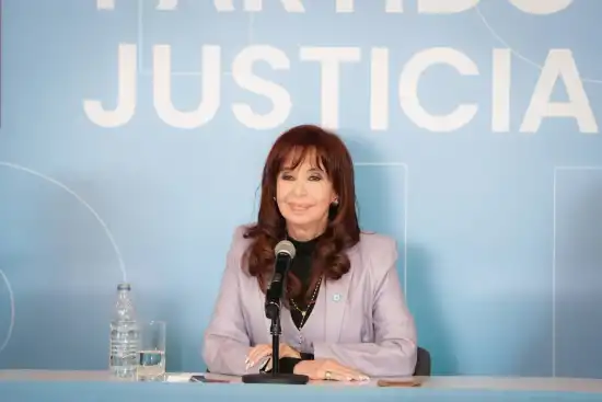 550x367_cristina-kirchner-ex-presidenta-cumple-prision-domiciliaria-causa-vialidad-1142932-170339