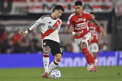 398x265_no-alcanz-con-el-aporte-del-goleador-sebastian-driussi-convirtio-tanto-river-finalmente-quedo-eliminado-1151384-001857