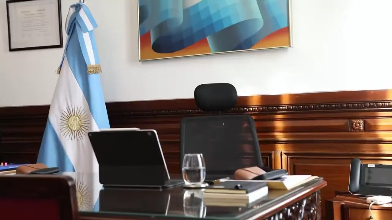 Unconfirmed_download_https___x.com_PatoBullrich_status_2100940567001653526(720P)