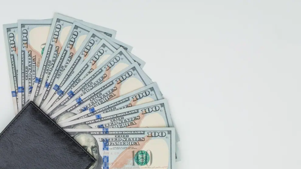 dolar-ETCXCPXFRZD6BETJOEJXYSHCF4