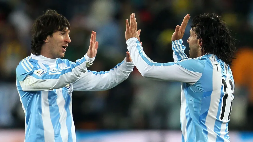 Tevez-y-Messi-en-la-Seleccion-1920-1