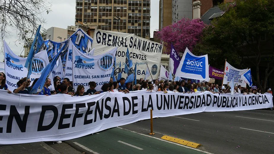 u5uEzwVRwf_924x520